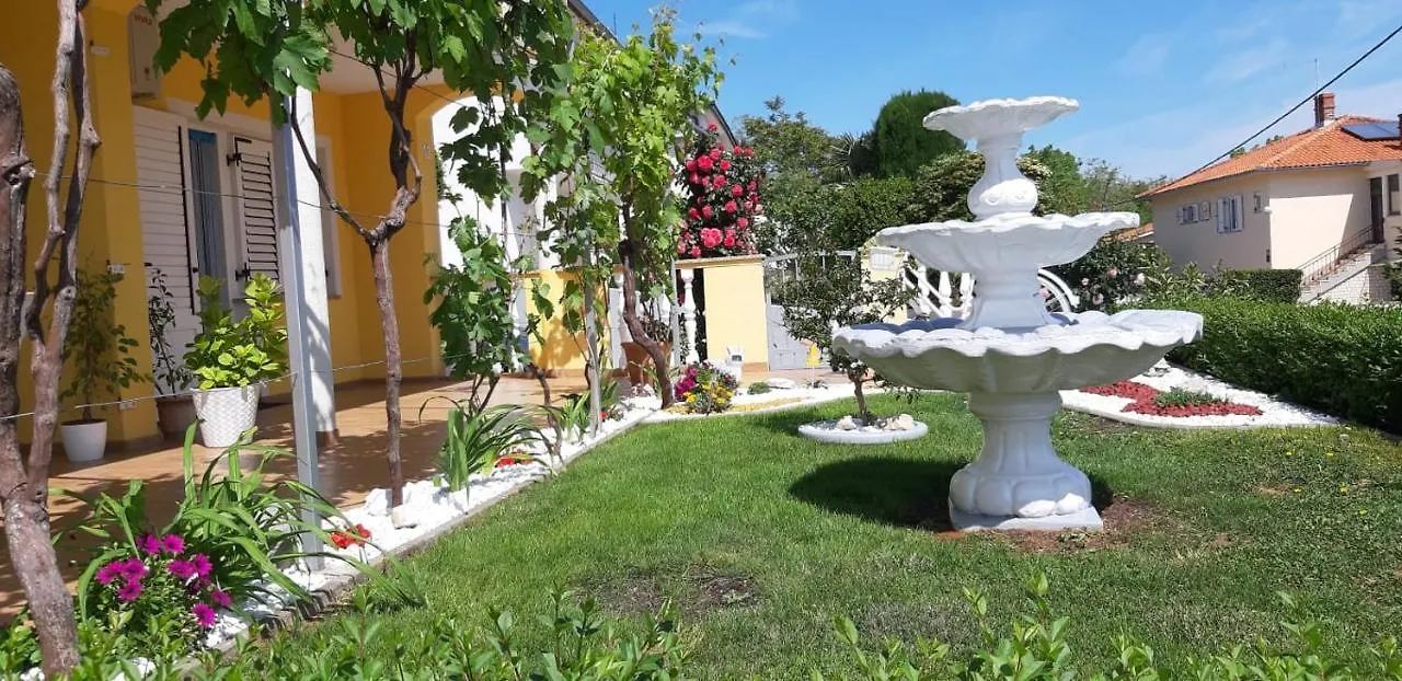 Apartment And Room Hudoletnjak 0*, Silo (Krk) Croatia