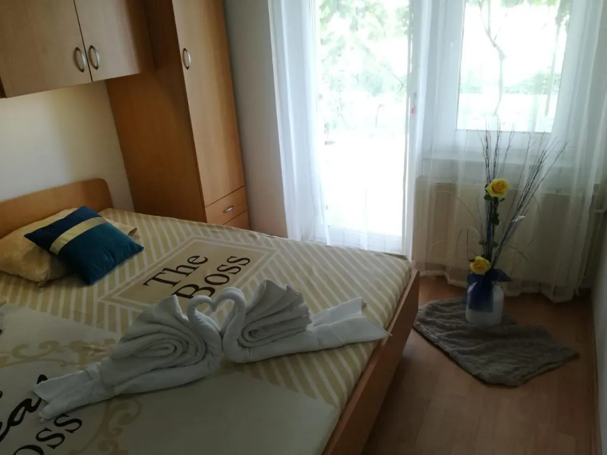 Apartment And Room Hudoletnjak Šilo